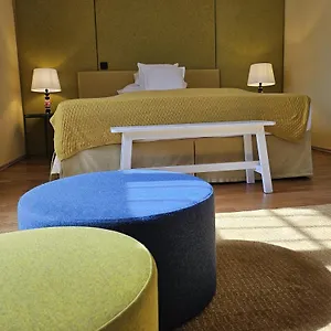 Yellow Flat-direkt Bei Kf-uni Mit Gewölbe, Inkl Parkplatz Apartment